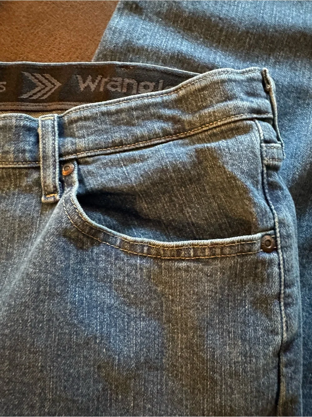 Men’s Wrangler Stretch Waist Straight Leg Denim Jeans Sz 40 x 34 Like New!